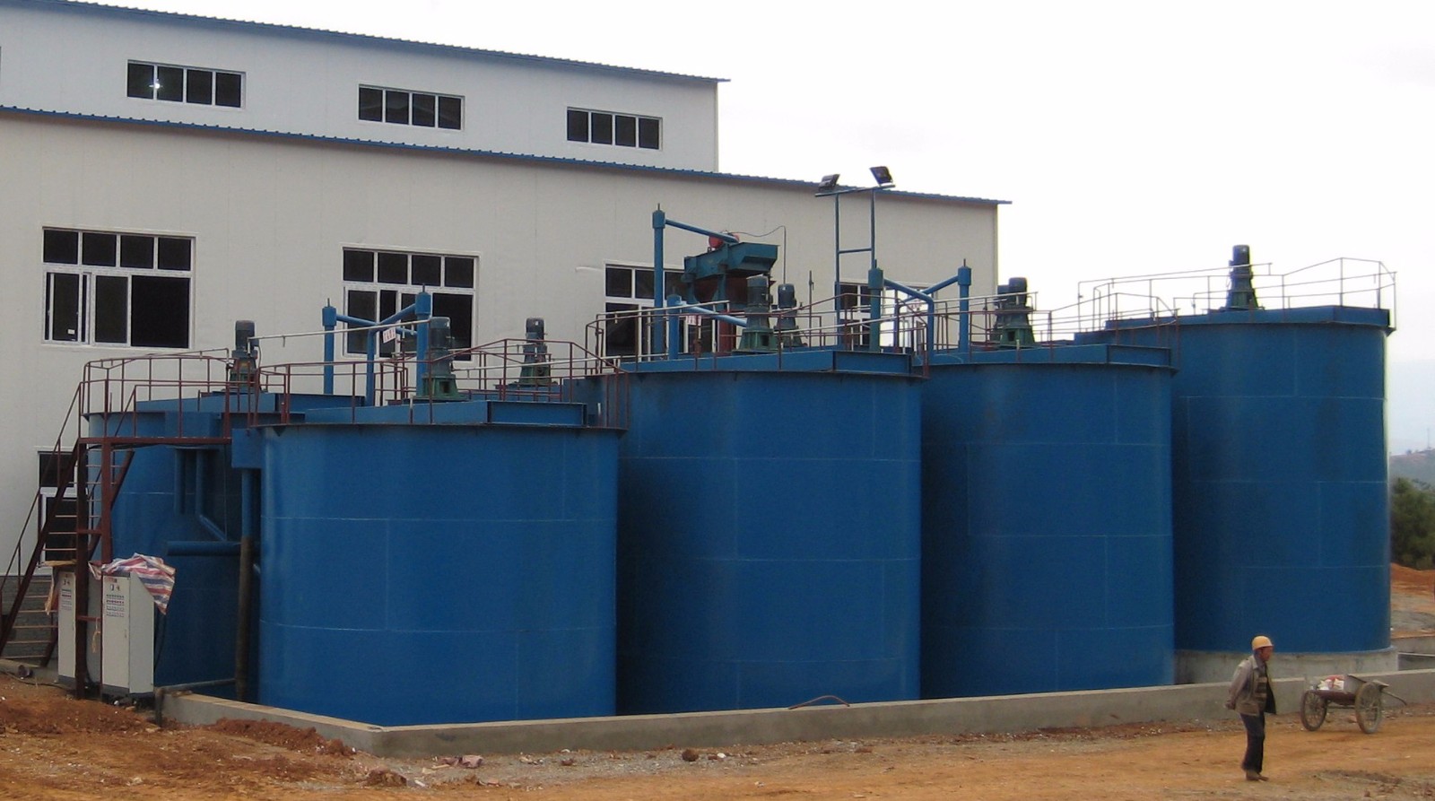 1503023272180583.jpg 雙葉輪浸出攪拌槽.jpg